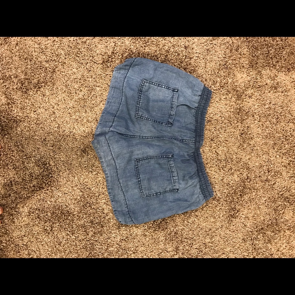 Universal Thread Soft Shorts - Picture 2 of 3